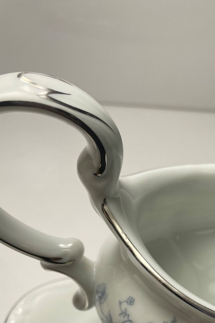Johann Haviland Blue Garland Gravy Boat with Attached Underplate2